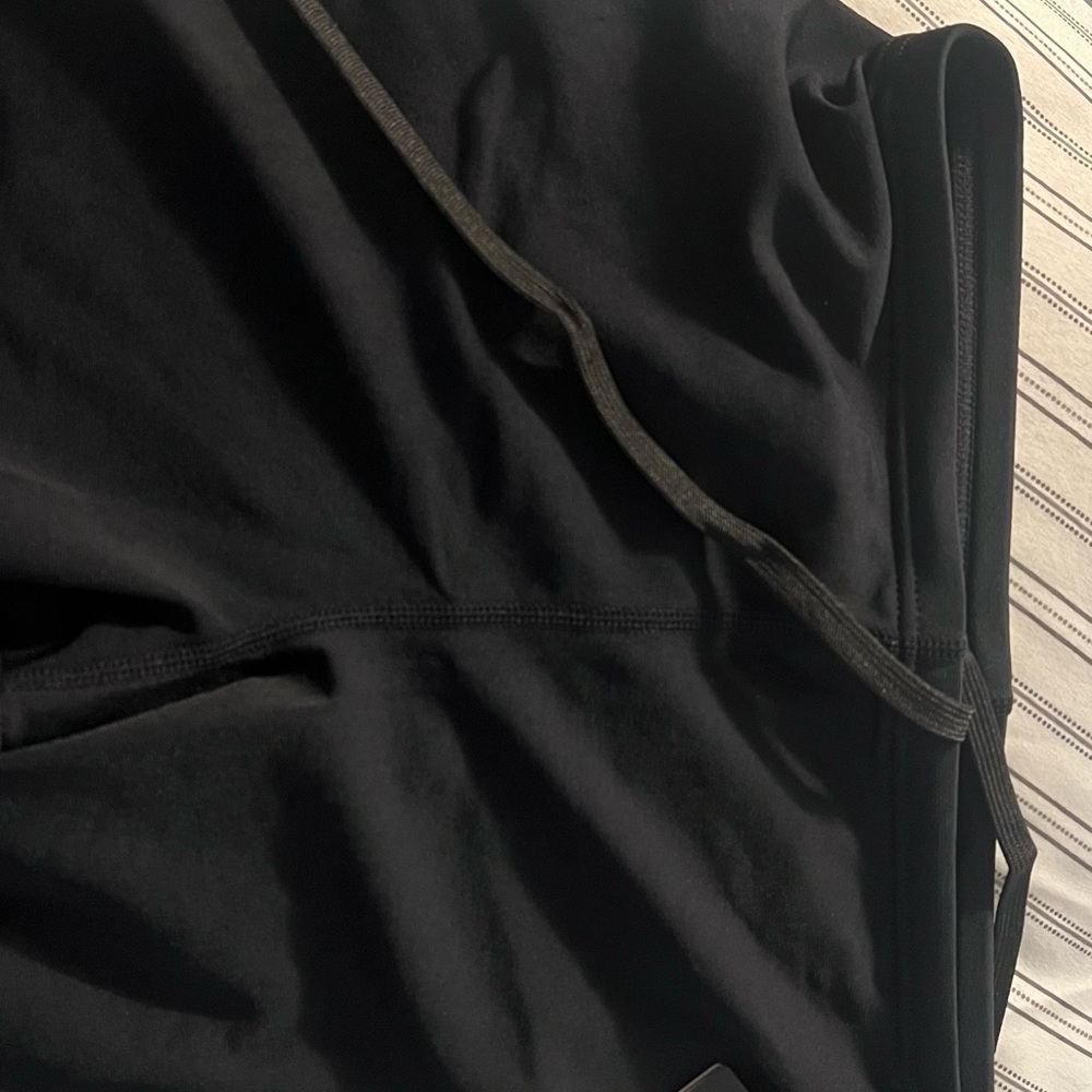 TYR Men's Black Swim Shorts - Picture 2 of 3